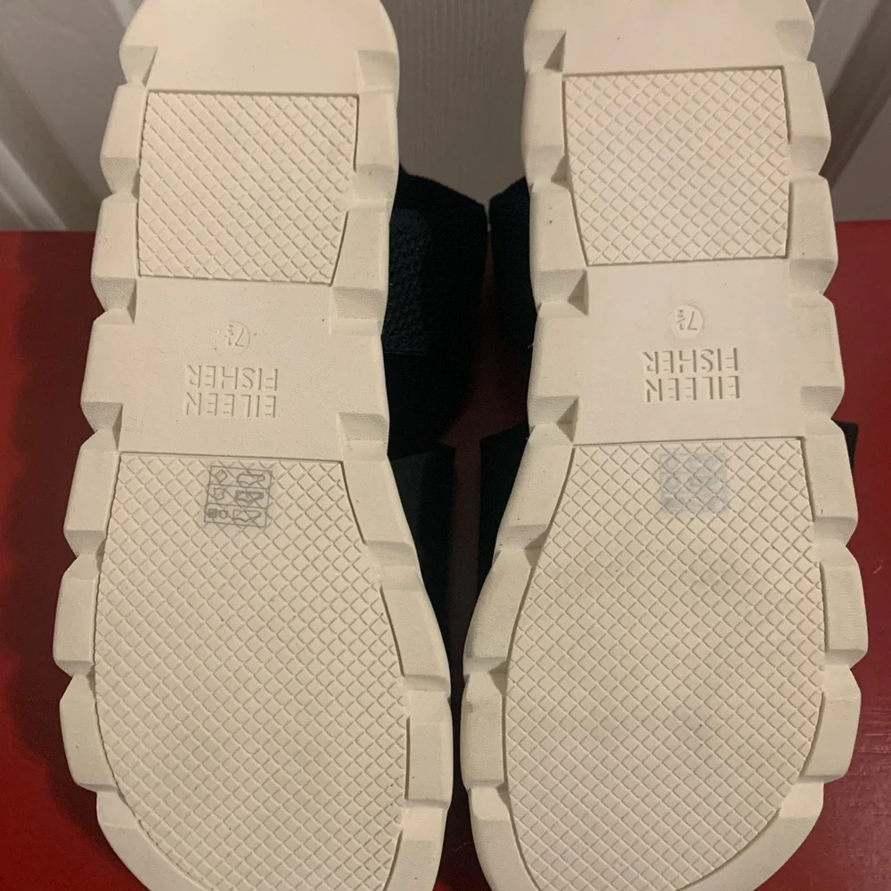 Eileen Fisher Chant Tumbled Leather Wedge Sandal - Picture 5 of 7